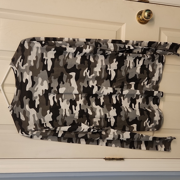 Rock & Republic camouflage long sleeve men's t-shirt. Sz M - Picture 2 of 6